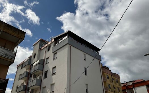 Attico interamente ristrutturato